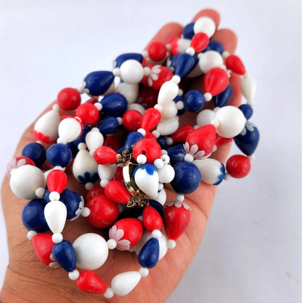 Vintage Red White Blue Triple Strand Bead Necklace Patriotic USA Hong‎ Kong